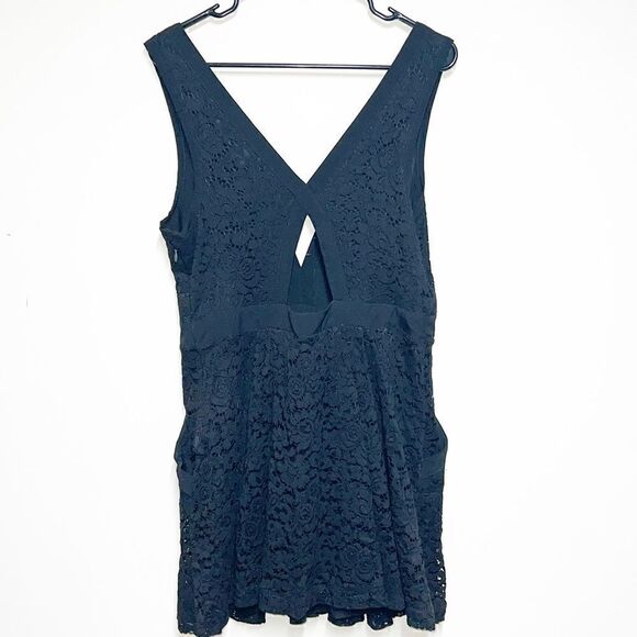 Free People Black Lovely in Lace Cocktail Bodycon Mini Dress Sz M - Picture 4 of 10
